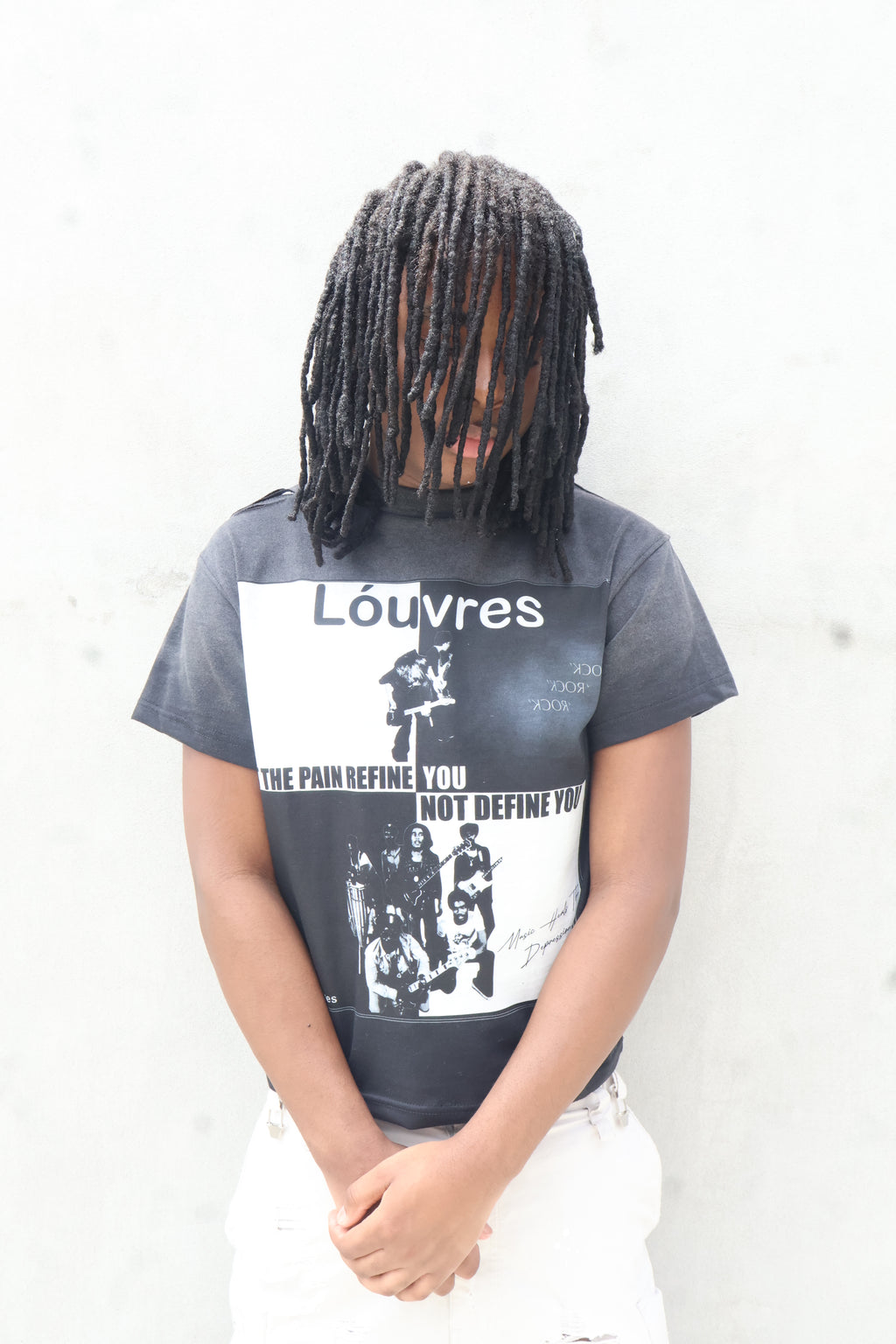 MUSIC HEALS DEPRESSION BLACK TEE