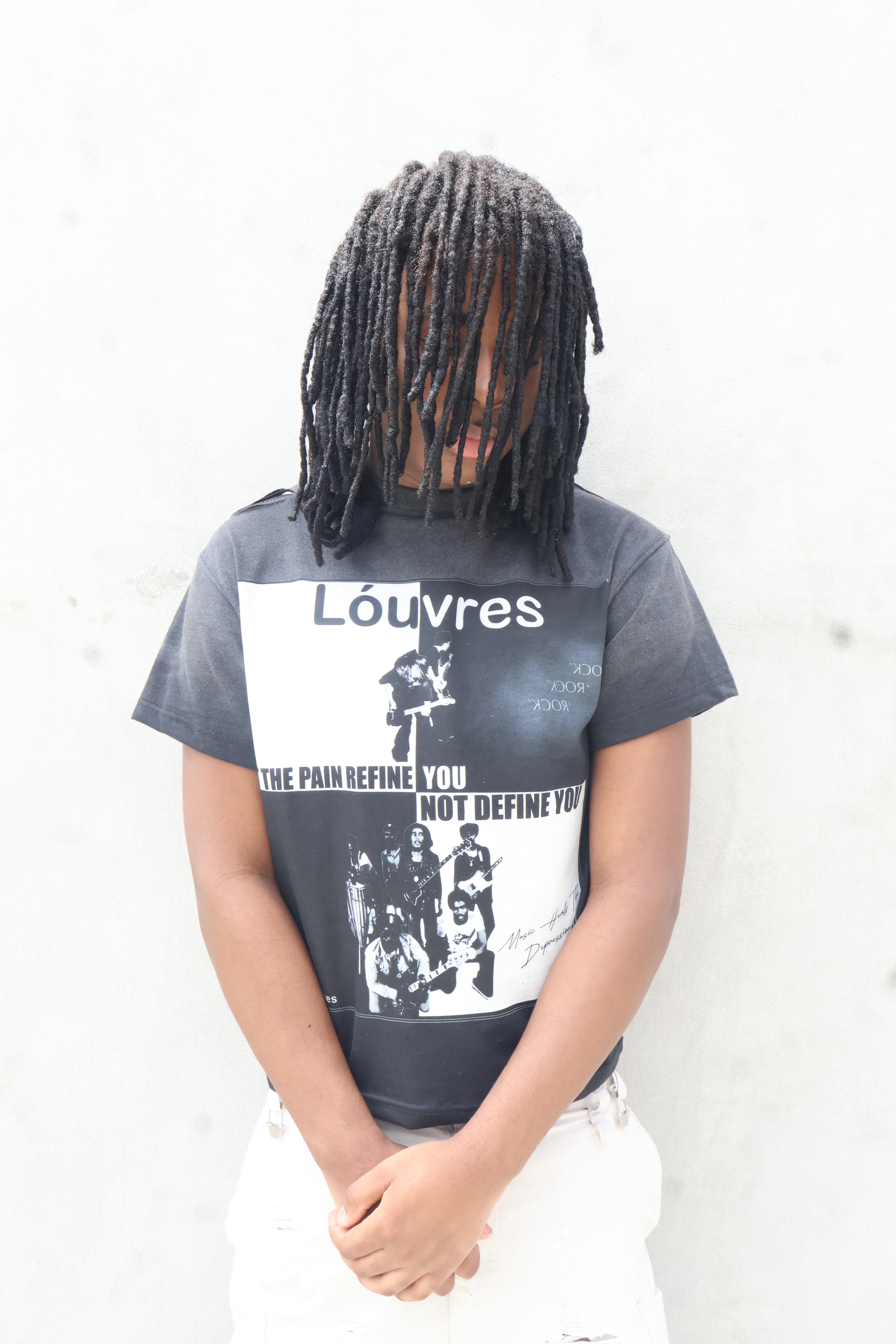 MUSIC HEALS DEPRESSION BLACK TEE