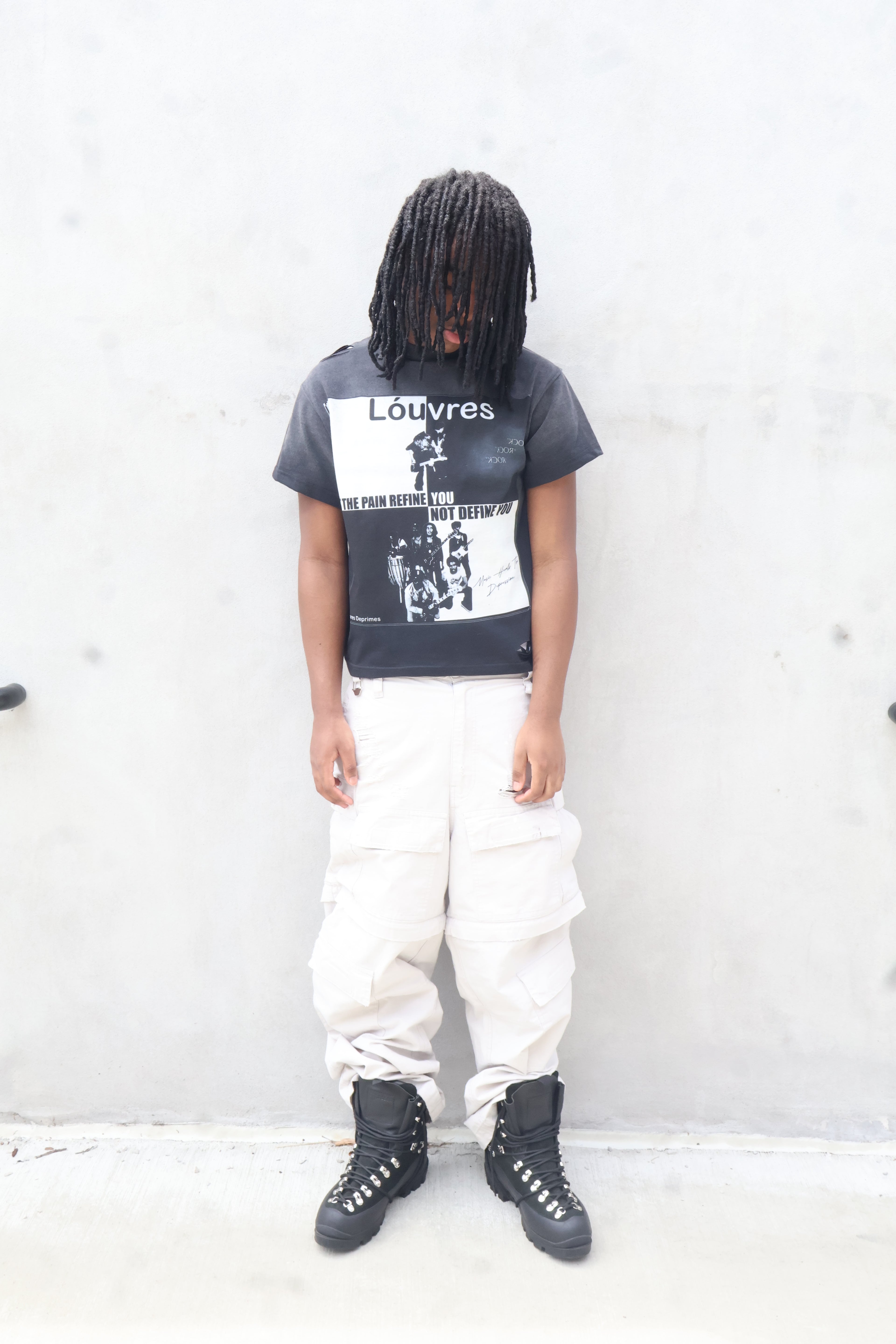 MUSIC HEALS DEPRESSION BLACK TEE